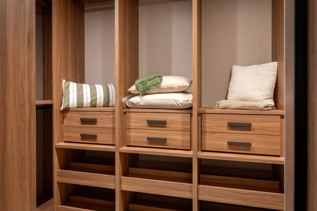 Dressing sur-mesure finition noyer